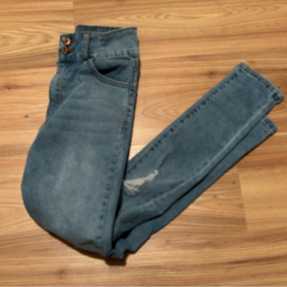 Forever 21 stretch jeans. Size 27. EUC. - Picture 4 of 5